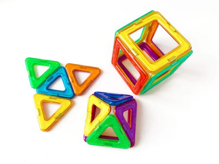 Read more about the article Triangle and Square: Manipulating Opponents with Ball Reception and Guiding Your Team to Victory